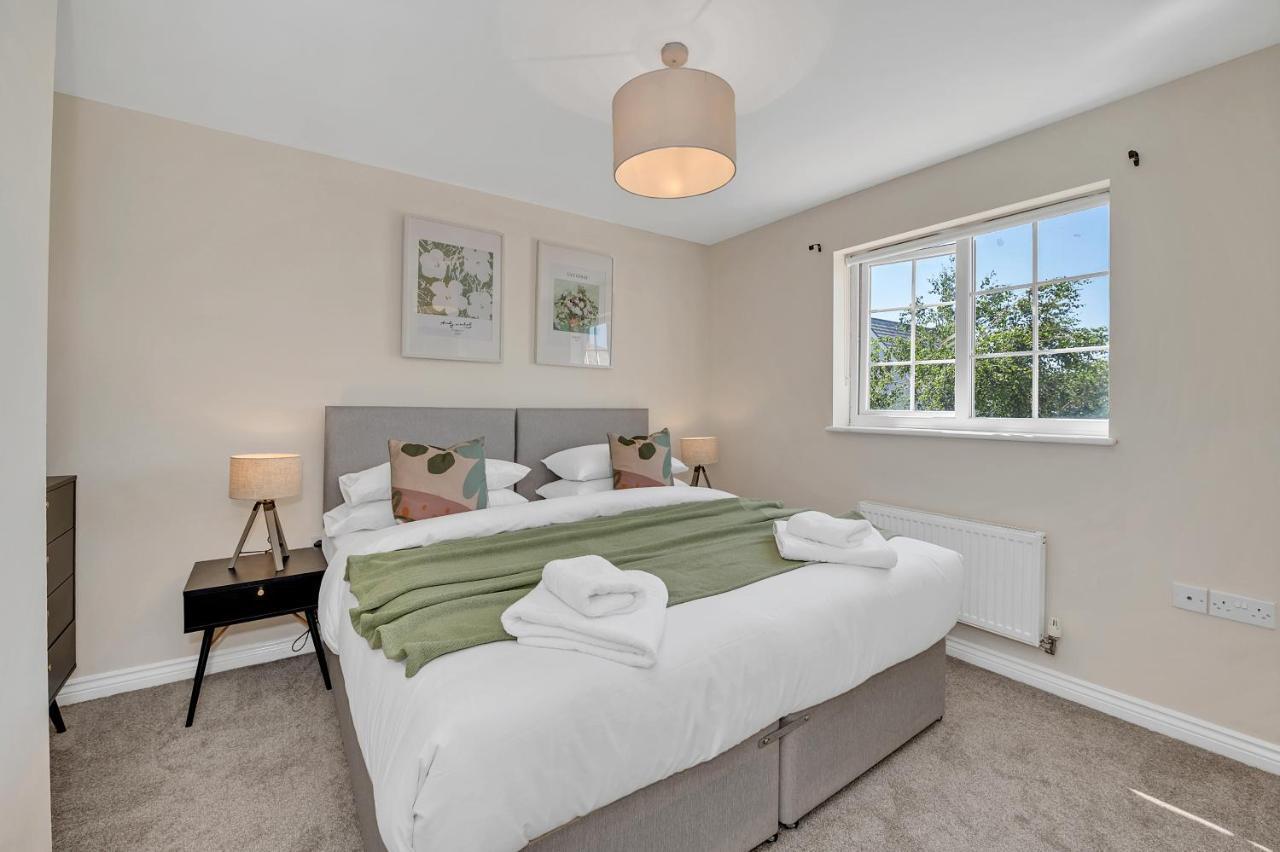 The Grange Luxe2, 5 Bedroom House,spacious,contractor,family,internet,free Parking,group,study,relocation,easily Accessible In Ipswich,kesgrave Holiday home