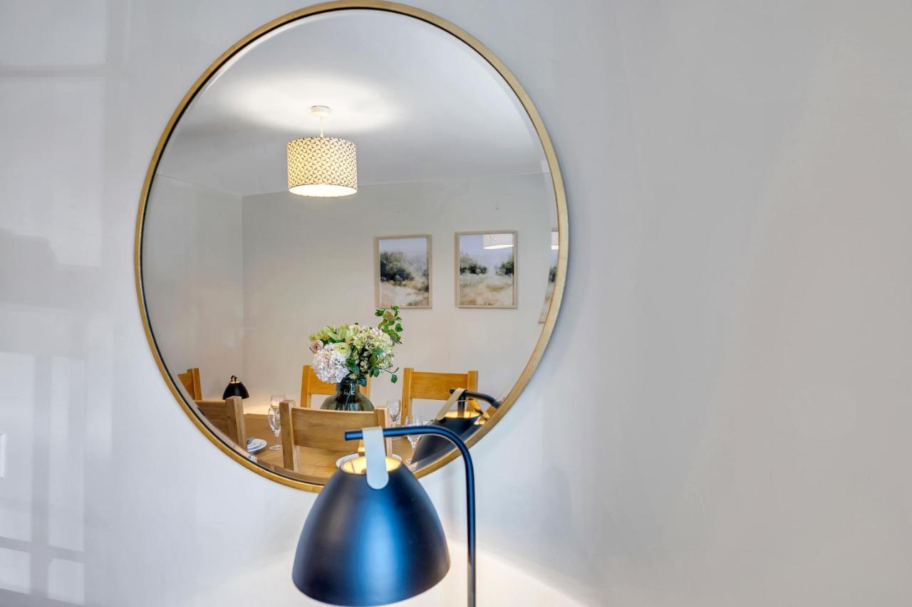 The Grange Luxe2, 5 Bedroom House,spacious,contractor,family,internet,free Parking,group,study,relocation,easily Accessible In Ipswich,kesgrave Holiday home